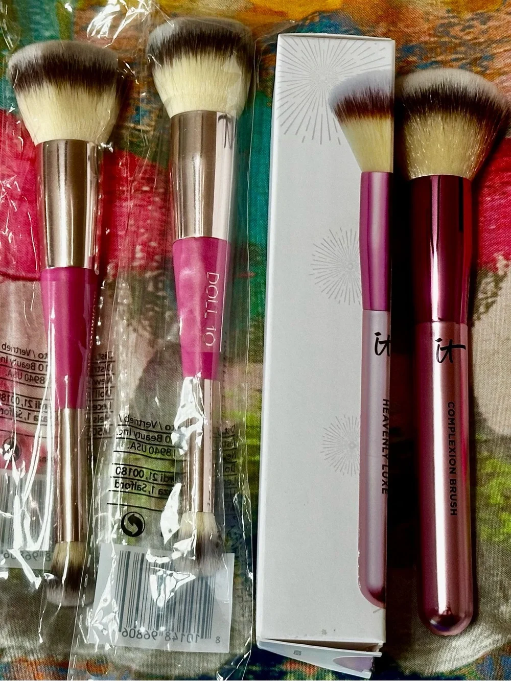 Bundle of 20 Doll 10, Mally, IT Cosmetics, Laura Gellar, & Tarte Makeup Brushes